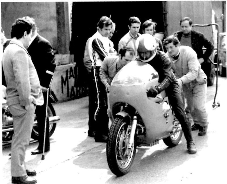72IMO000_04 15697297 - Test Moto Guzzi, Imola 1972.jpg