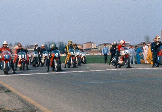  Start of the 350cc race