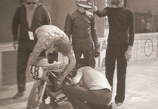 71NAT050 01 19029810 - Monza. Jarno, Barry ... and the Kreidler